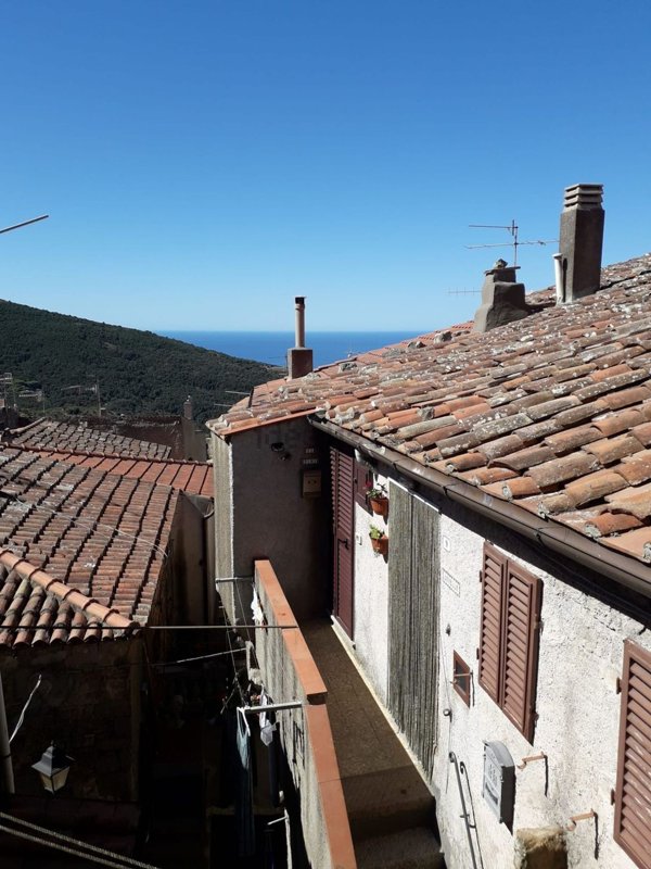 appartamento in vendita ad Isola del Giglio in zona Giglio Campese