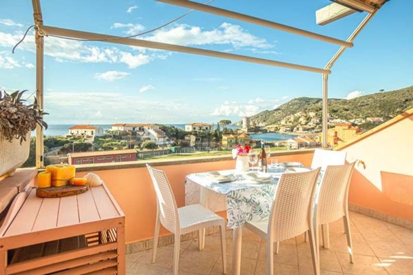 appartamento in vendita ad Isola del Giglio in zona Giglio Campese