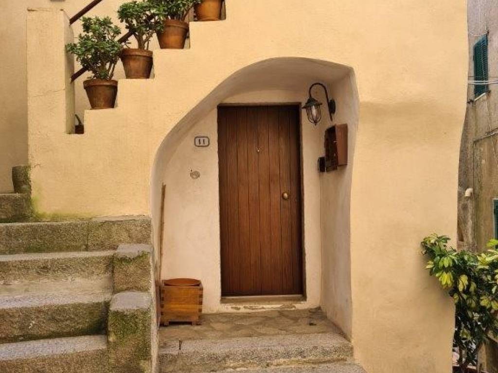 appartamento in vendita ad Isola del Giglio in zona Giglio Castello