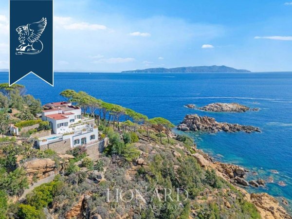 casa indipendente in vendita ad Isola del Giglio in zona Giglio Porto