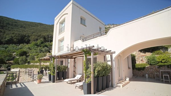 casa indipendente in vendita ad Isola del Giglio