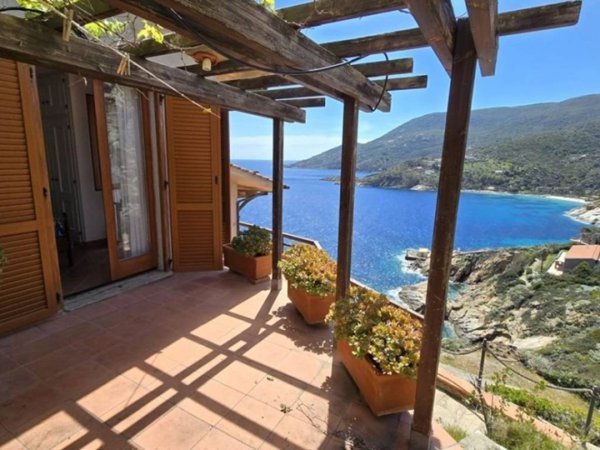 appartamento in vendita ad Isola del Giglio in zona Giglio Porto