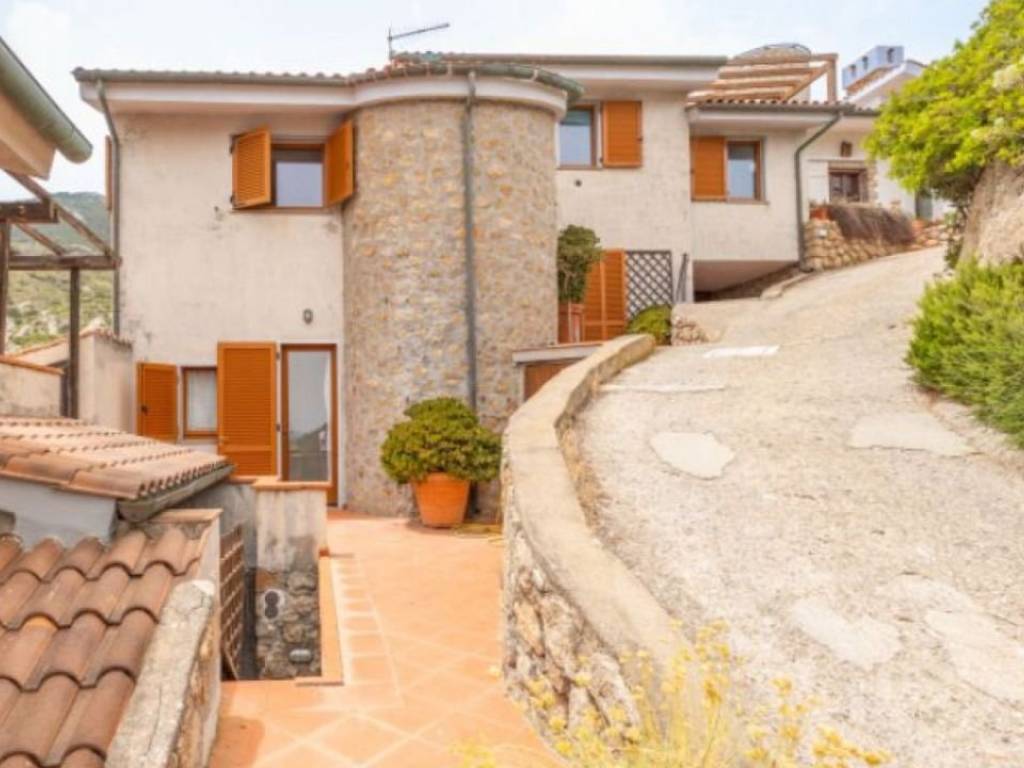 appartamento in vendita ad Isola del Giglio in zona Giglio Porto