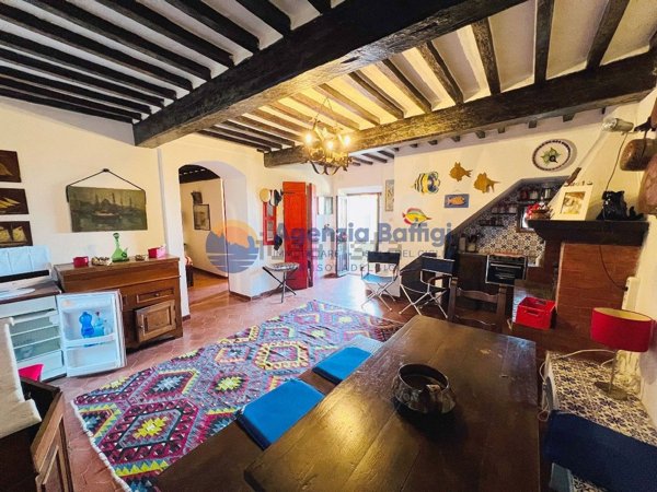 appartamento in vendita ad Isola del Giglio in zona Giglio Castello