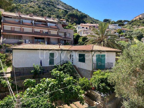 casa indipendente in vendita ad Isola del Giglio in zona Giglio Porto