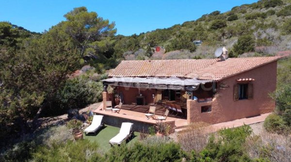 casa indipendente in vendita ad Isola del Giglio