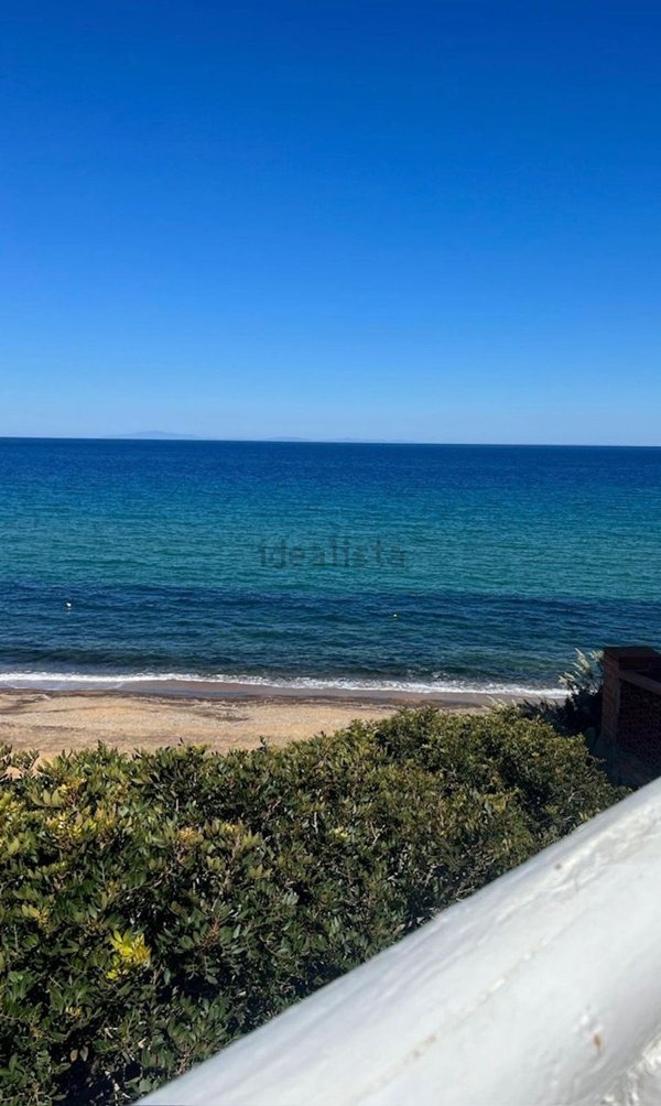appartamento in vendita ad Isola del Giglio in zona Giglio Campese