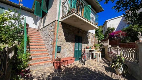 appartamento in vendita ad Isola del Giglio in zona Giglio Porto