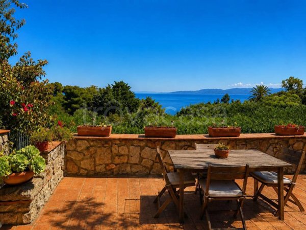 casa indipendente in vendita ad Isola del Giglio