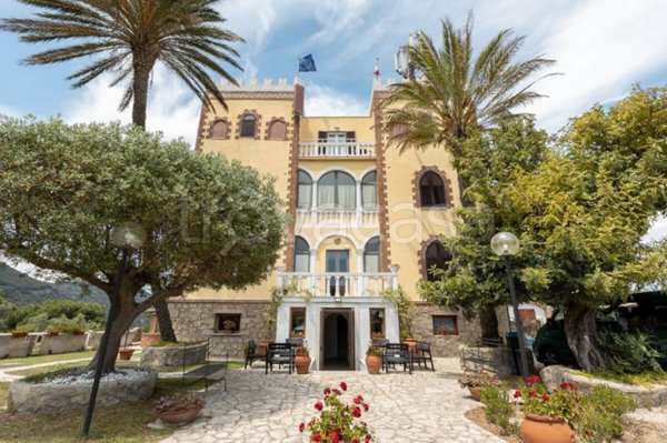 casa indipendente in vendita ad Isola del Giglio in zona Giglio Porto