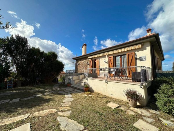 casa indipendente in vendita a Magliano in Toscana