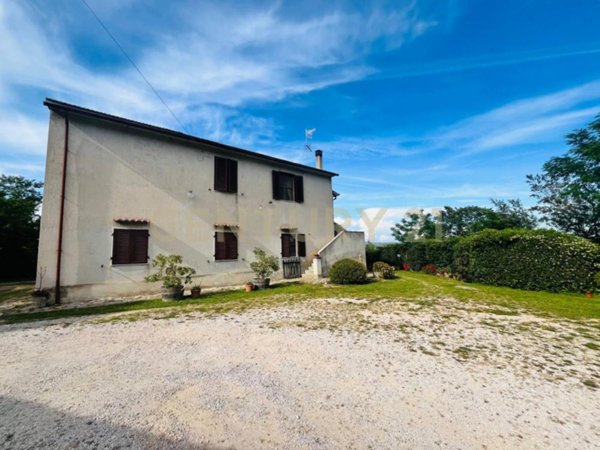 casa indipendente in vendita a Magliano in Toscana