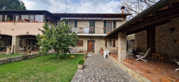 casa indipendente in vendita a Magliano in Toscana in zona Pereta