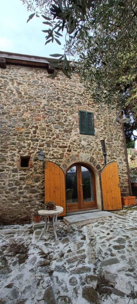 casa indipendente in vendita a Magliano in Toscana in zona Pereta