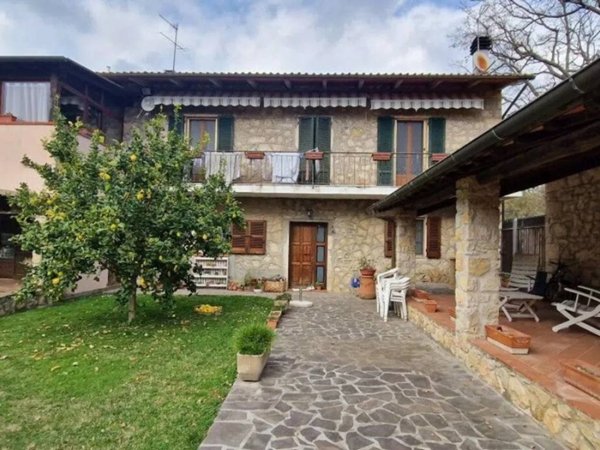 appartamento in vendita a Magliano in Toscana in zona Pereta