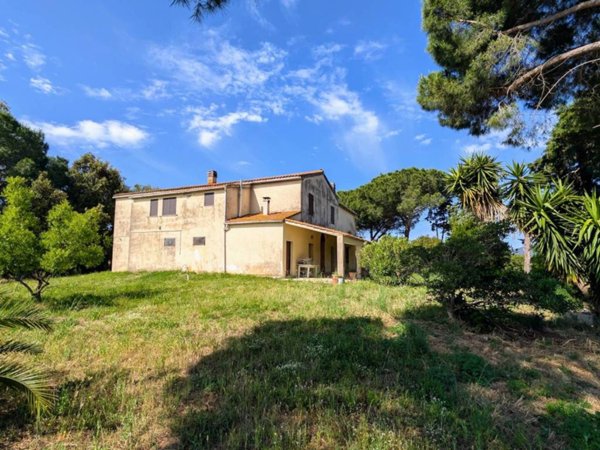 casa indipendente in vendita a Magliano in Toscana