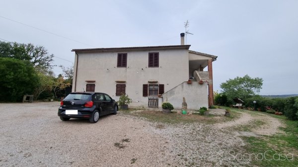 casale in vendita a Magliano in Toscana in zona Montiano