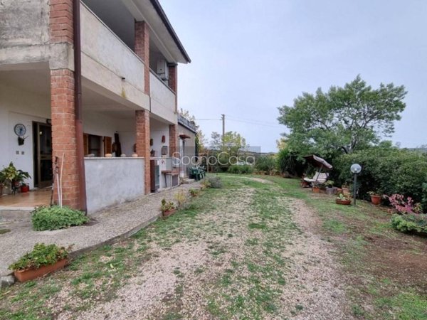 casa indipendente in vendita a Magliano in Toscana in zona Montiano