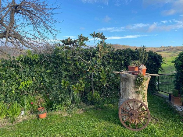 casale in vendita a Magliano in Toscana