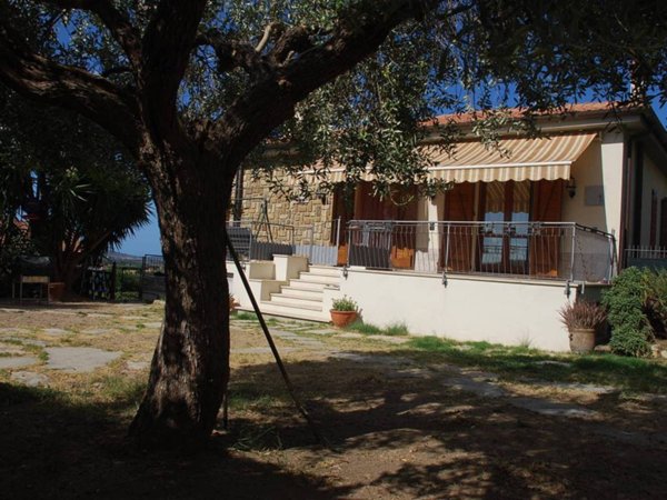 casa indipendente in vendita a Magliano in Toscana