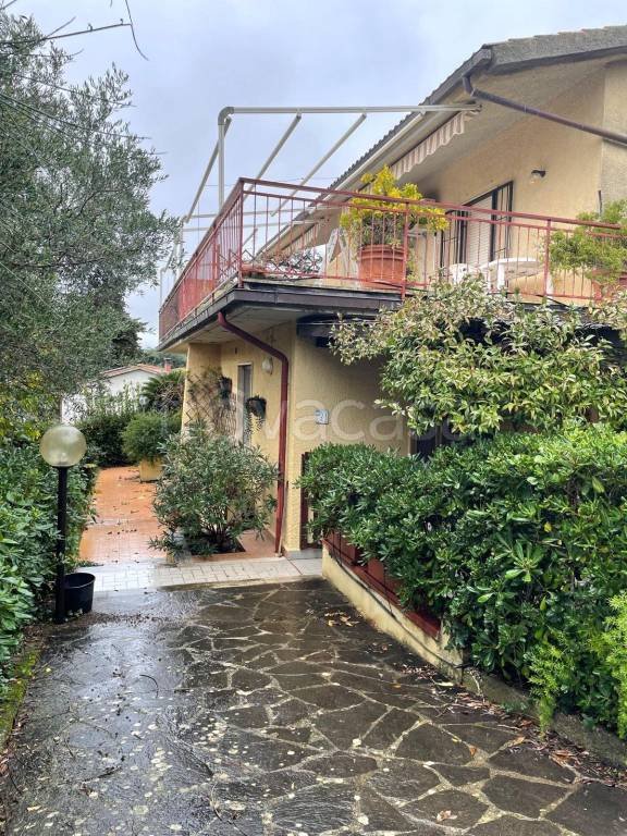 appartamento in vendita a Magliano in Toscana in zona Montiano