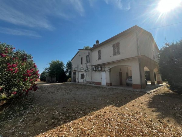 casale in vendita a Magliano in Toscana