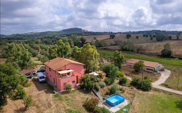 azienda agricola in vendita a Magliano in Toscana