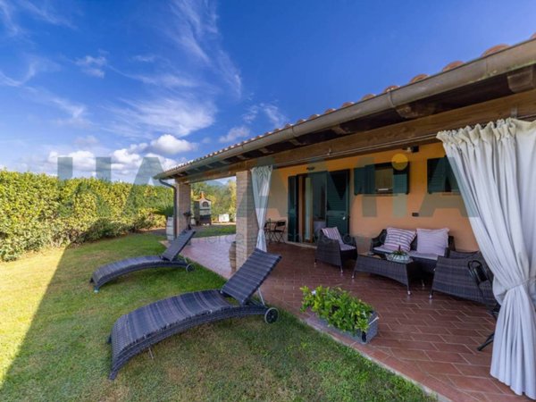 casa indipendente in vendita a Magliano in Toscana in zona Montiano