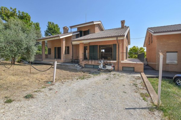 casa indipendente in vendita a Magliano in Toscana