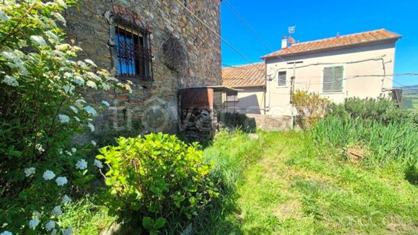casa indipendente in vendita a Magliano in Toscana in zona Montiano