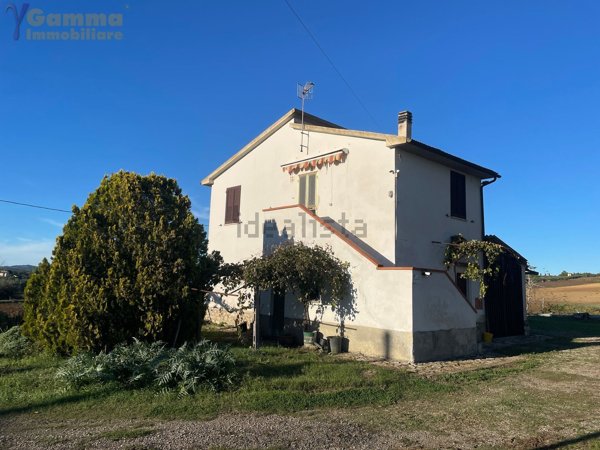 pentavano in vendita a Magliano in Toscana in zona Sant'Andrea