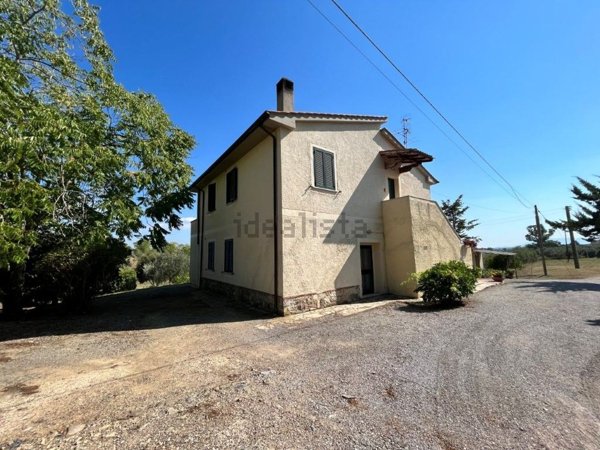 casa indipendente in vendita a Magliano in Toscana in zona Montiano