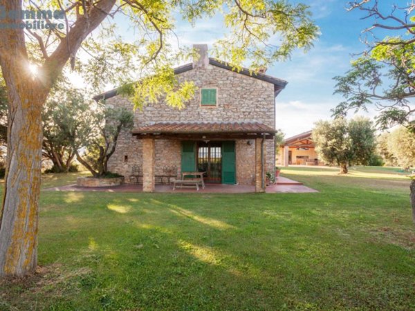 casa indipendente in vendita a Magliano in Toscana in zona Montiano
