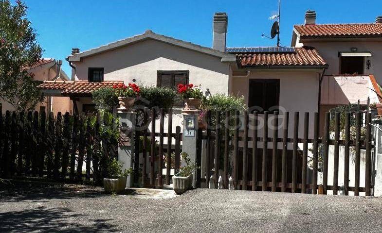 casa indipendente in vendita a Magliano in Toscana in zona Montiano