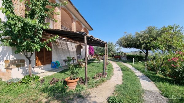 appartamento in vendita a Magliano in Toscana in zona Montiano