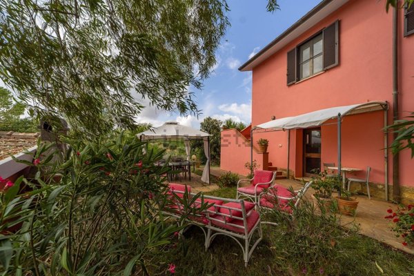casa indipendente in vendita a Magliano in Toscana