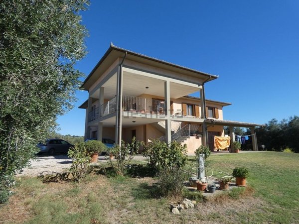 casa indipendente in vendita a Magliano in Toscana