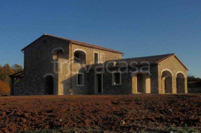 casa indipendente in vendita a Manciano