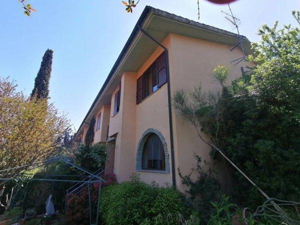 appartamento in vendita a Manciano in zona Montemerano