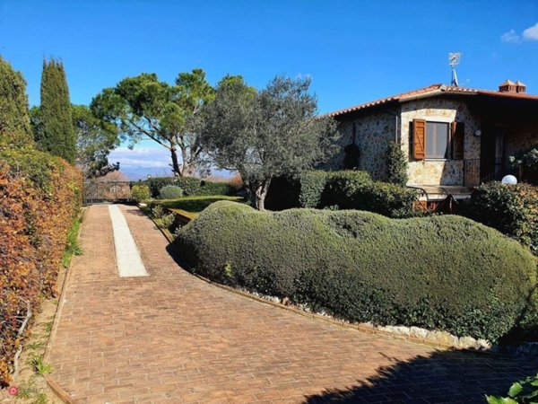 villa in vendita a Manciano in zona Montemerano