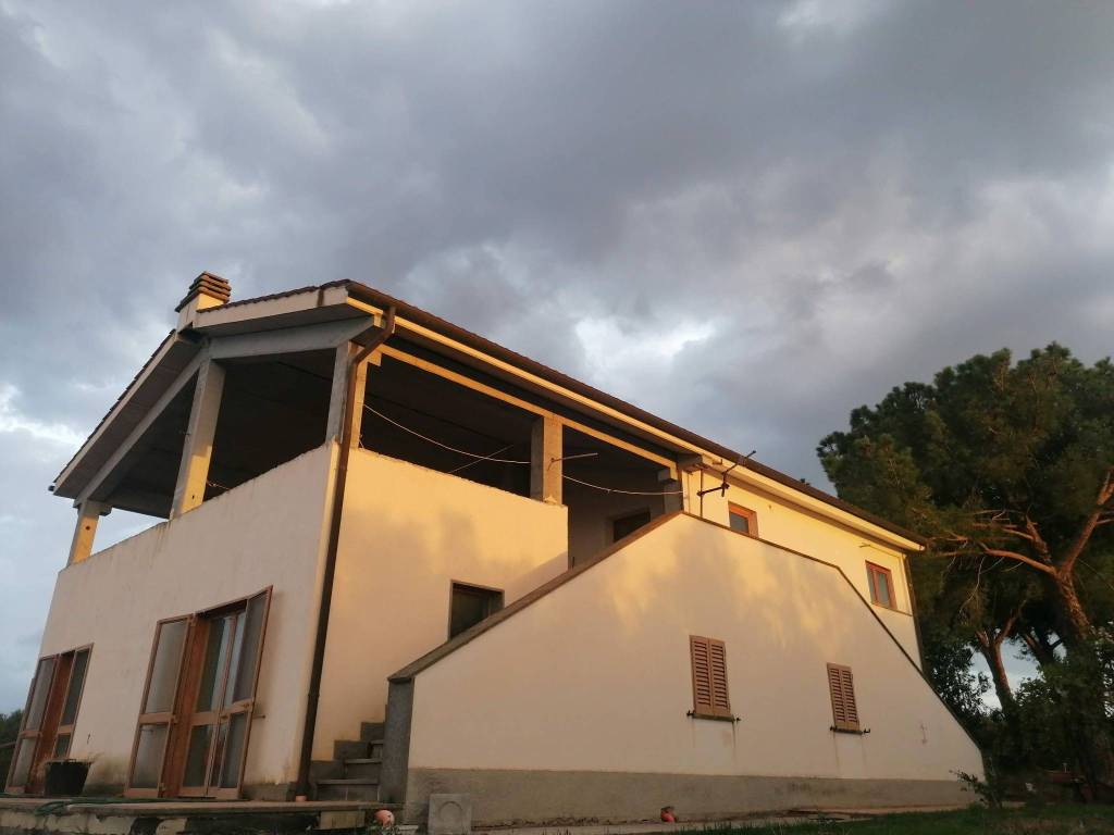 casa indipendente in vendita a Manciano