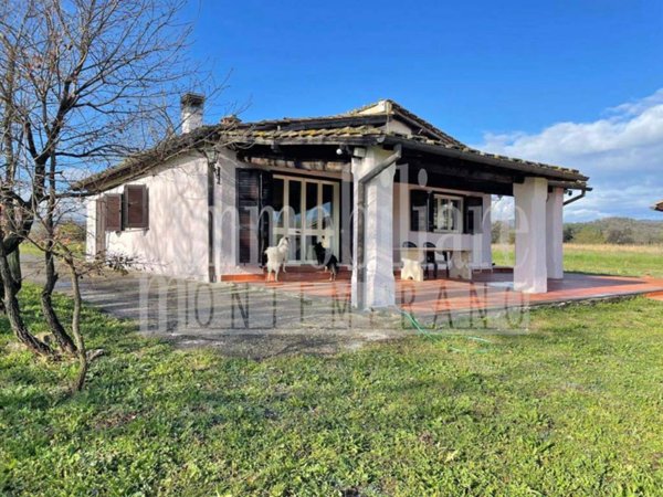 appartamento in vendita a Manciano in zona Saturnia