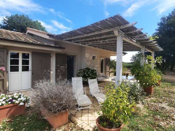 casa indipendente in vendita a Manciano in zona Saturnia