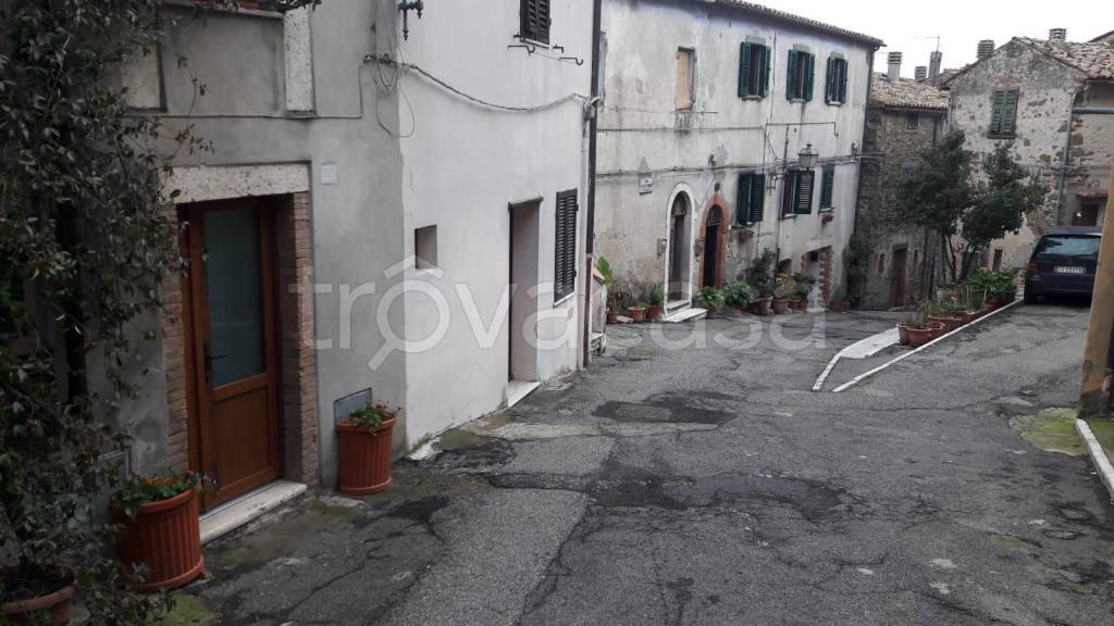 appartamento in vendita a Manciano in zona Saturnia