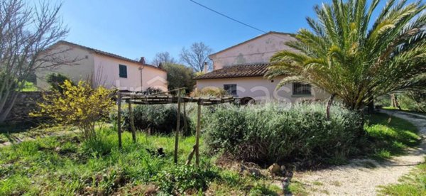 appartamento in vendita a Manciano in zona Saturnia