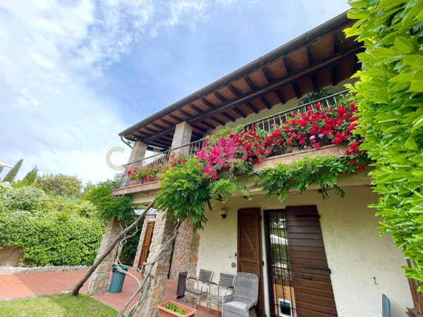 casa indipendente in vendita a Manciano in zona Montemerano