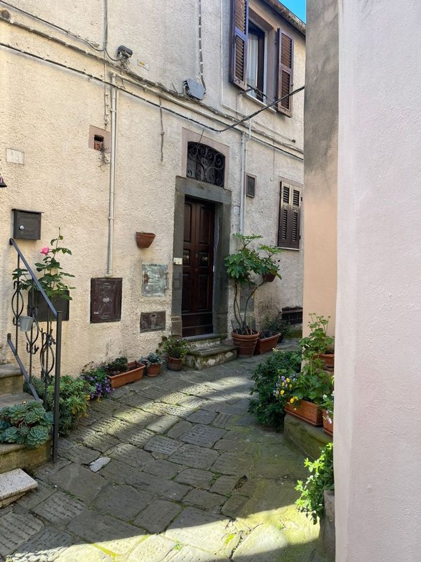 appartamento in vendita a Manciano in zona Saturnia