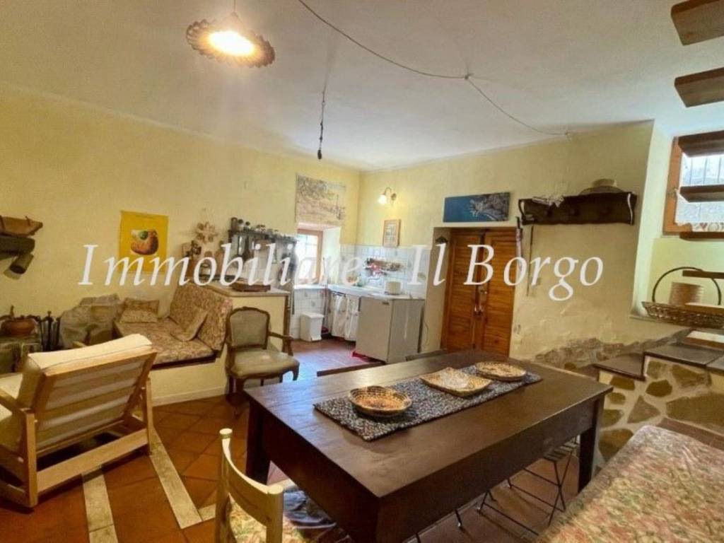 appartamento in vendita a Manciano in zona Montemerano