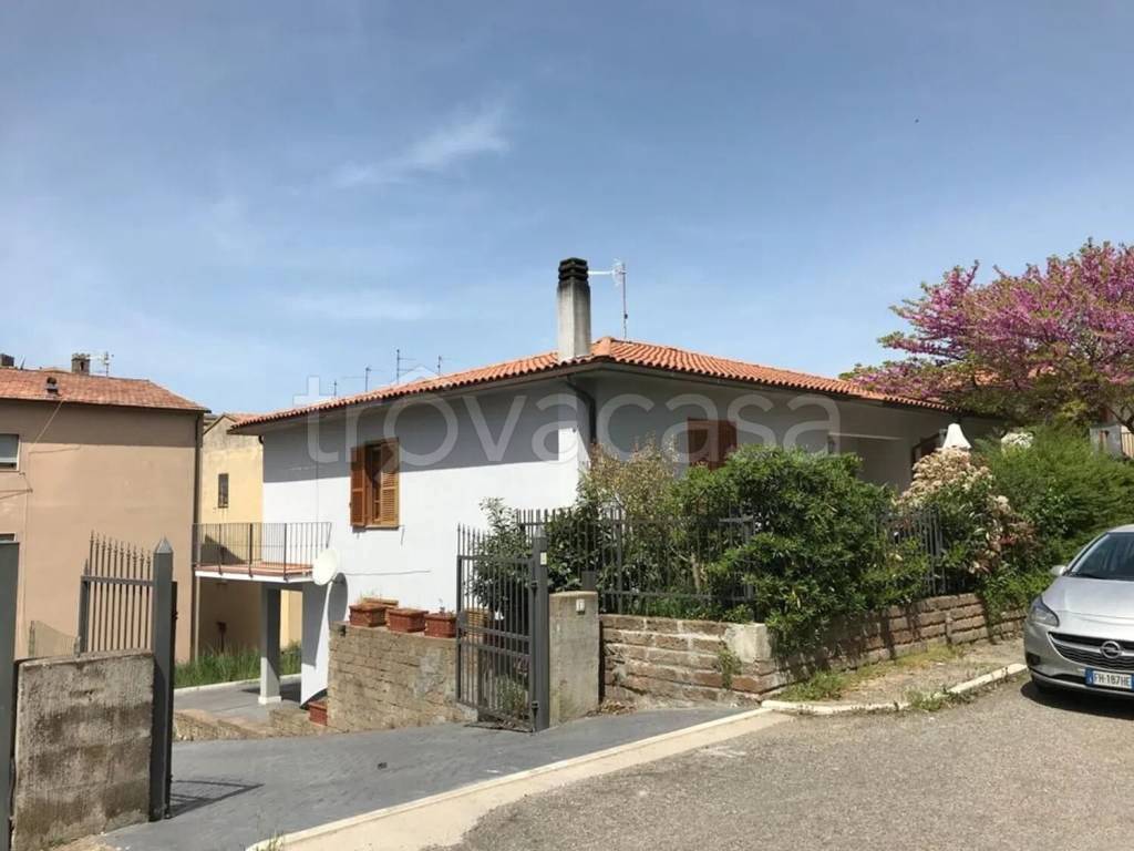 casa indipendente in vendita a Manciano in zona Saturnia
