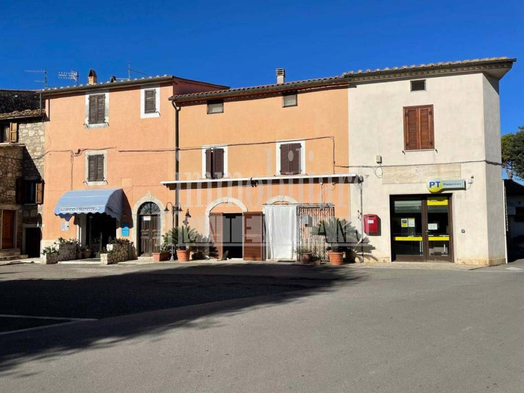 casa indipendente in vendita a Manciano in zona Saturnia